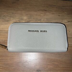 Michael Kors Zip-Around Wallet